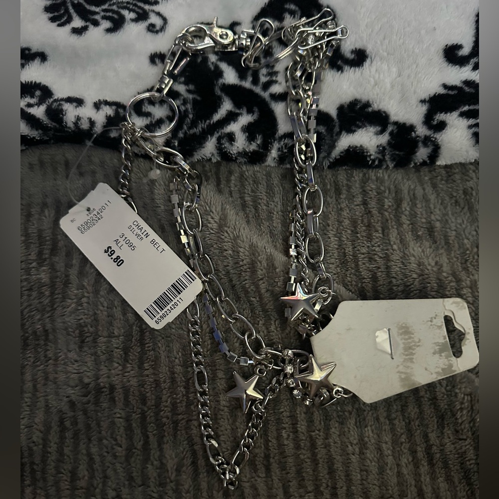 Forever 21 belt chain ⛓️‍💥 shorter